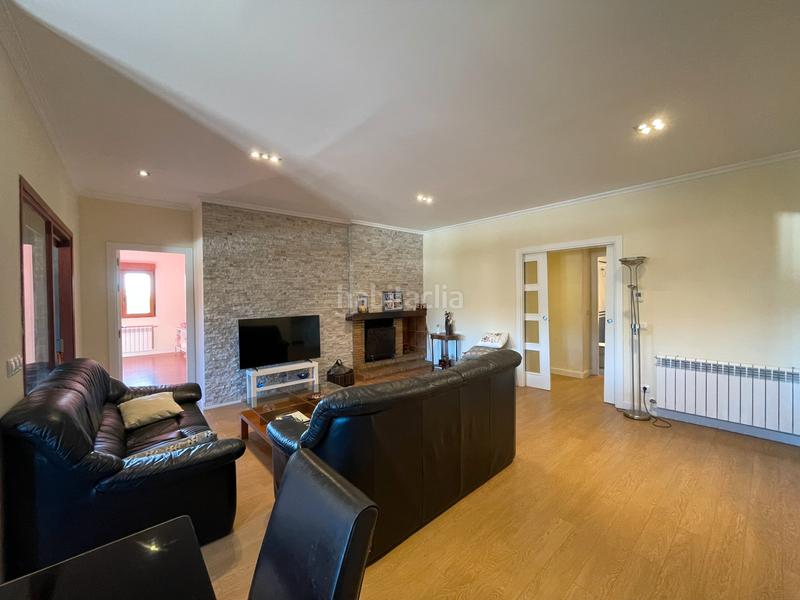 Foto 25f1eb25-9a72-466d-b74e-147a376989f7. Pis amb xemeneia calefacció a Cercedilla