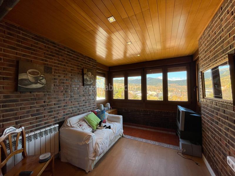 Foto 267a01b9-04b7-44d0-8079-8d3dc131aacd. Pis amb xemeneia calefacció a Cercedilla