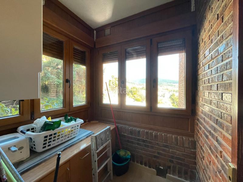 Foto 7f2ede81-62d0-4e77-97e8-0efad86585b6. Pis amb xemeneia calefacció a Cercedilla