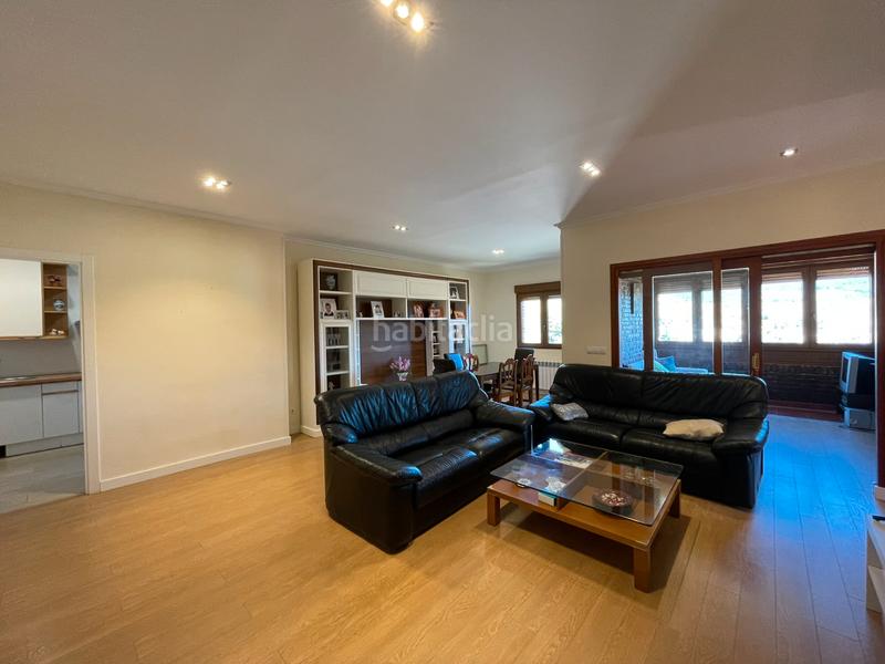 Foto c0c24594-b192-4abe-923f-af12b85caf39. Pis amb xemeneia calefacció a Cercedilla