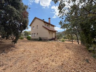 Xalet a Cercedilla. Chalet independiente en venta ( cercedilla)