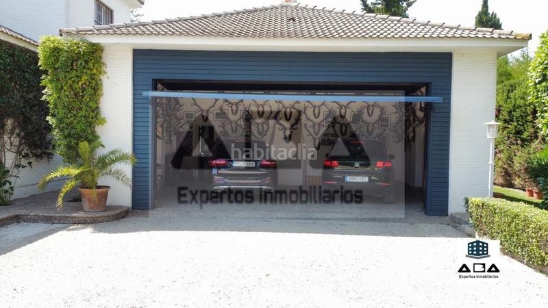 Foto aa1c4fbb-6ca3-486f-8dd1-c56889e3fd90. Xalet amb calefacció aparcament piscina a Parque Avenida Jerez de la Frontera
