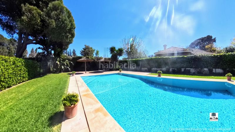 Foto d5118052-1eae-4ebc-87ce-c6483b18c5e9. Xalet amb calefacció aparcament piscina a Parque Avenida Jerez de la Frontera