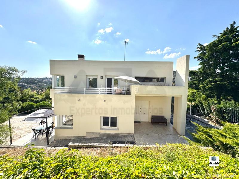 Foto 4b9d5f4a-9973-4fc3-a097-924d7c8815e0. Chalet  de lujo en los peñascales con vistas al lago en venta aba expertos inmobiliarios en Torrelodones