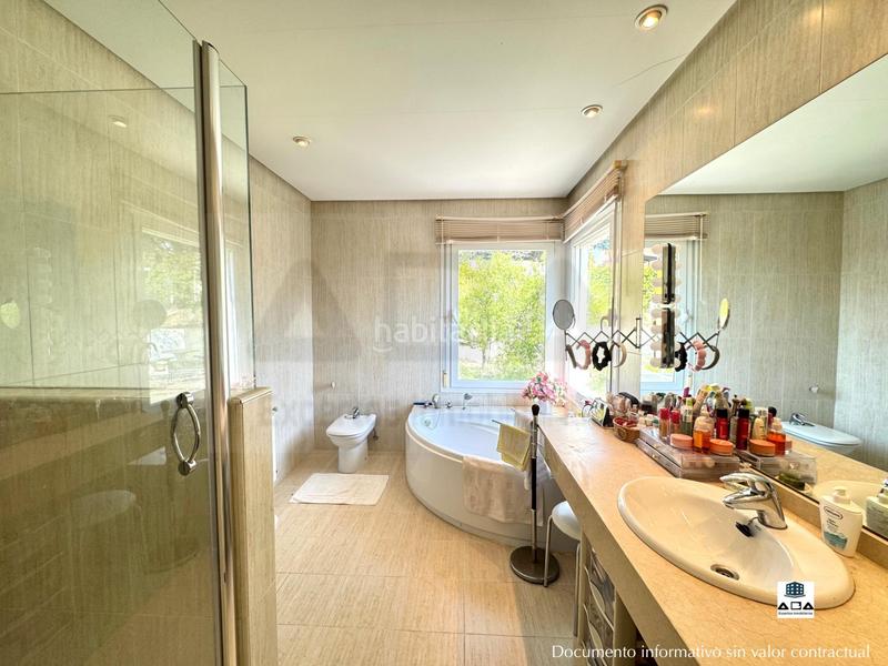 Foto 5269898a-2e49-4690-97b8-3d2a55b0c05e. Chalet  de lujo en los peñascales con vistas al lago en venta aba expertos inmobiliarios en Torrelodones