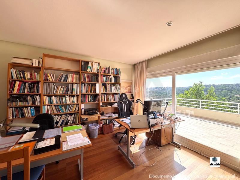 Foto b2eb6c36-0ac8-443d-bdf1-314de80334c5. Chalet  de lujo en los peñascales con vistas al lago en venta aba expertos inmobiliarios en Torrelodones