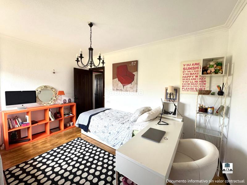 Foto 5d189570-2f77-422b-bb90-fec131dd3588. Chalet espectacular chalet en la mejor zona a 1 km de la playa aba expertos inmobiliarios en Gijón
