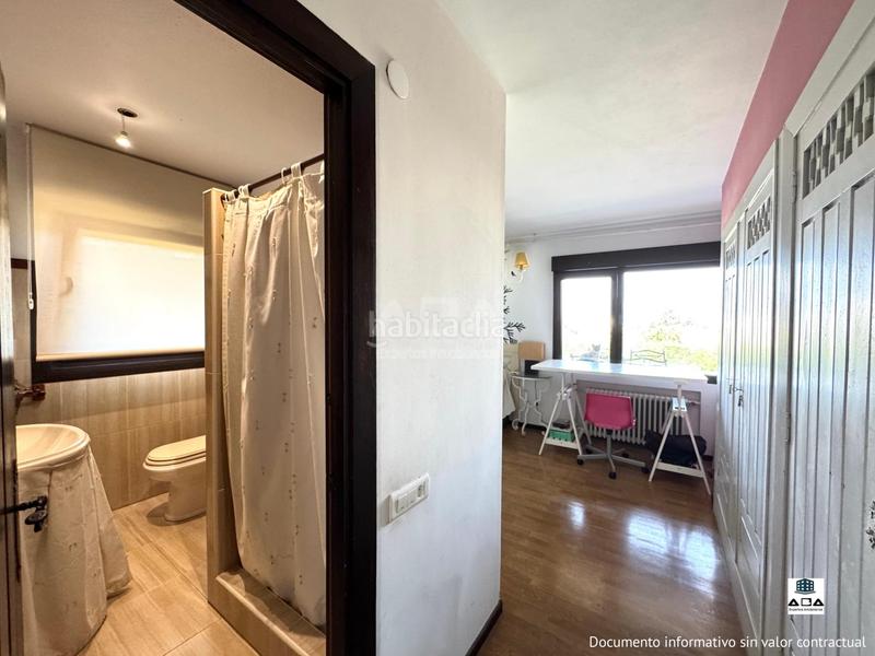 Foto c285b85e-e15d-4b5d-913a-564913d691b9. Chalet espectacular chalet en la mejor zona a 1 km de la playa aba expertos inmobiliarios en Gijón
