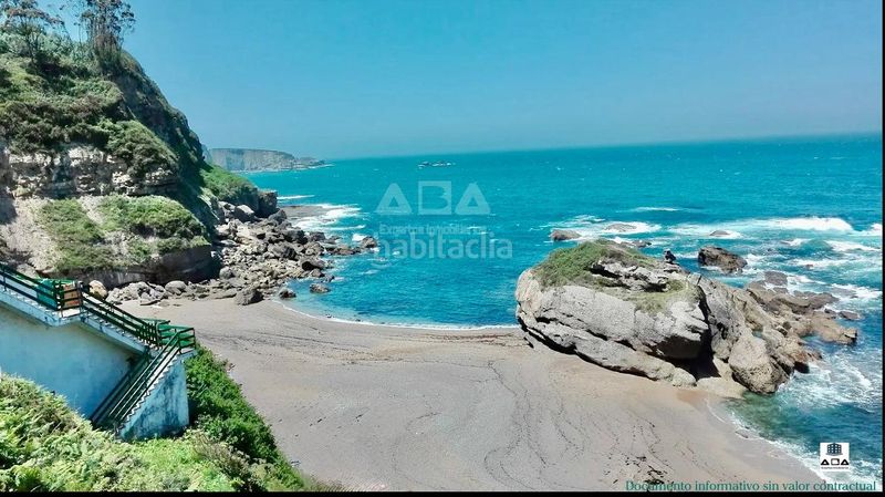 Foto b3497f49-0558-40ef-a16e-a2324f903690. Xalet amb calefacció aparcament piscina a Somió Gijón