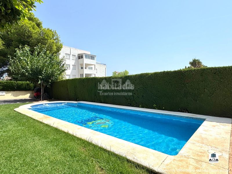 Foto b618c256-2963-4c68-a7cb-2c3d8cecf5f8. Planta baixa amb calefacció aparcament piscina a Alcossebre