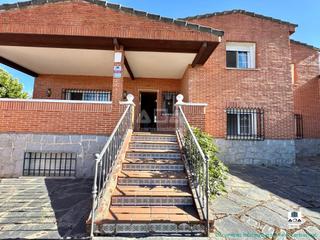 Xalet  Calle del barranquillo. Exclusiva villa familiar de 7 dormitorios en parcela de 809m