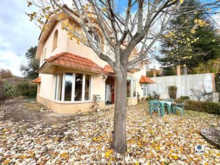 Xalet  Calle calle dl río miño. Chalet independiente en arenas de san pedro 4 suites,  cee letra