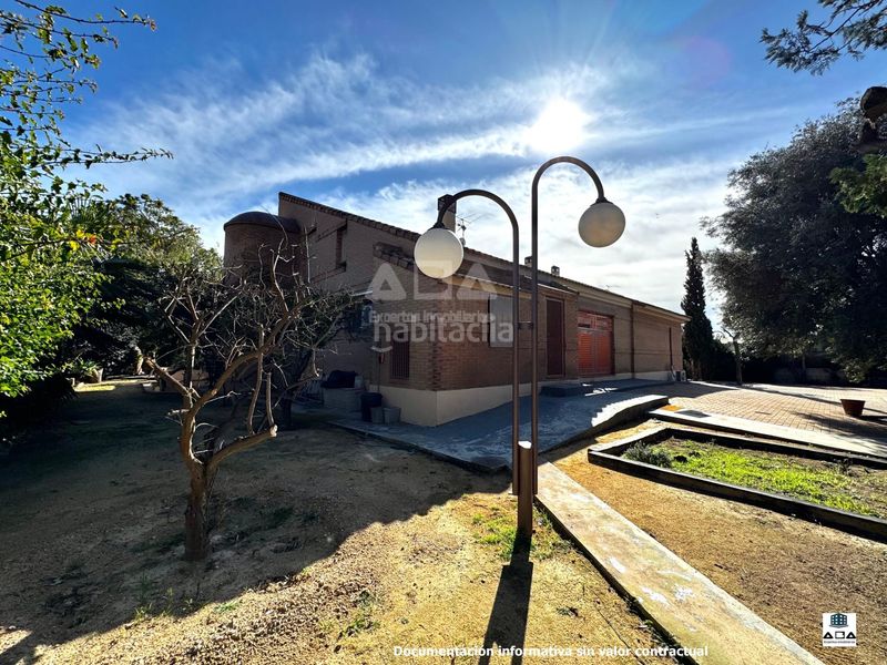 Foto c14a5bb5-41ec-482f-91ac-d29df0907f60. Xalet amb calefacció aparcament piscina a Villafranqueza Alicante