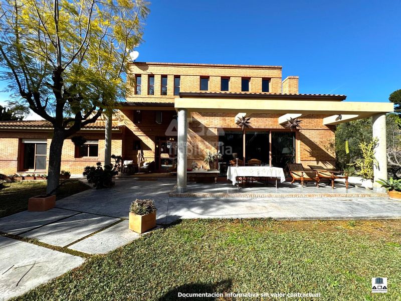 Foto c5204baa-3b68-4c87-a9a0-e9586915a0ae. Xalet amb calefacció aparcament piscina a Villafranqueza Alicante