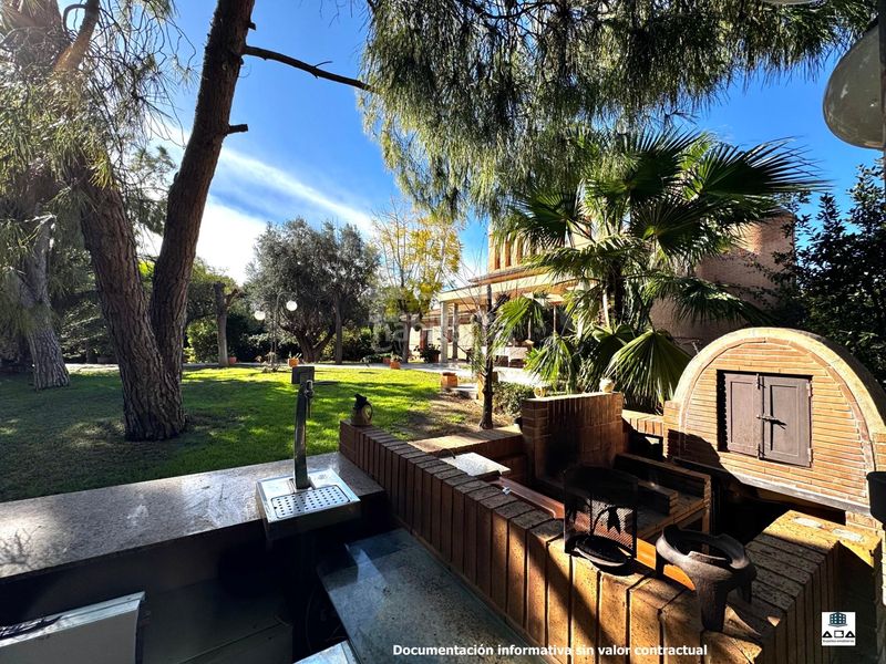 Foto c6ff3681-e1c0-4eb3-a4c2-e4f52021548f. Xalet amb calefacció aparcament piscina a Villafranqueza Alicante