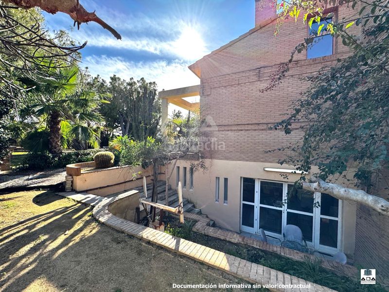 Foto cf26e544-736b-4e35-b3ee-6f4d40bc05a3. Xalet amb calefacció aparcament piscina a Villafranqueza Alicante