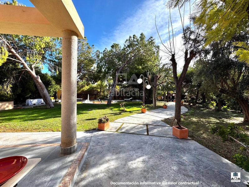 Foto e770fa86-0244-4129-9a39-076fb9547a4b. Chalet con riscaldamento parcheggio piscina in Villafranqueza Alicante