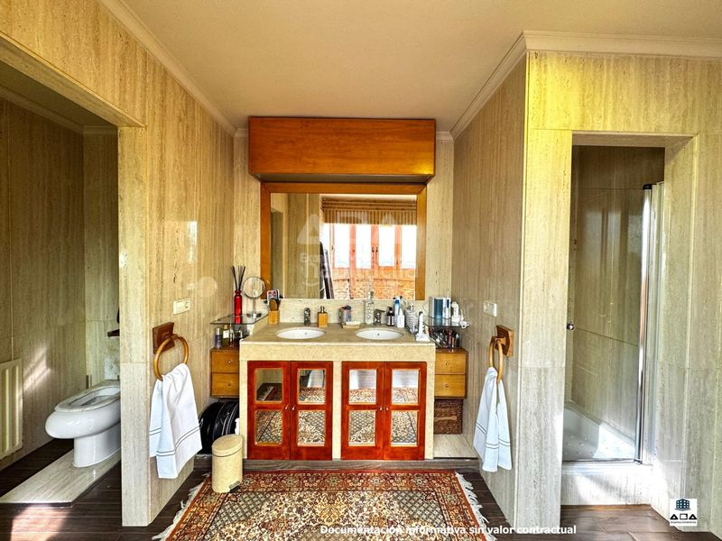 Foto e7ae756b-9126-45cd-a969-315451441cc0. Chalet con riscaldamento parcheggio piscina in Villafranqueza Alicante