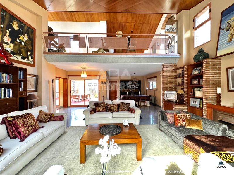 Foto e86e21f8-063d-4e42-a259-01b3a4a3f465. Xalet amb calefacció aparcament piscina a Villafranqueza Alicante