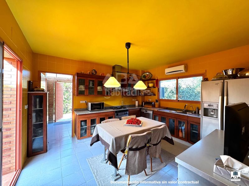 Foto ffed3e28-e163-47c7-b025-7f95efb571ee. Xalet amb calefacció aparcament piscina a Villafranqueza Alicante