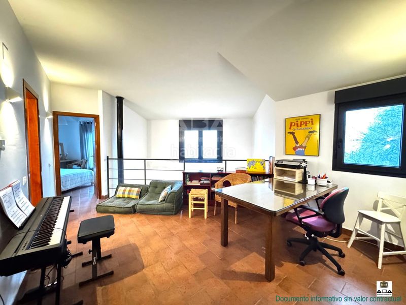 Foto 0b20b4f2-ec8d-48b3-a819-f33d18bc78a7. Chalet con riscaldamento parcheggio piscina in Poyales del Hoyo