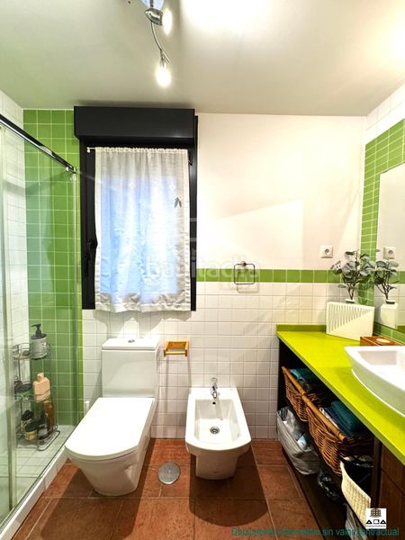 Foto adfa7a13-ef6a-41b8-8f76-4f46fe0bcb0e. Chalet con riscaldamento parcheggio piscina in Poyales del Hoyo