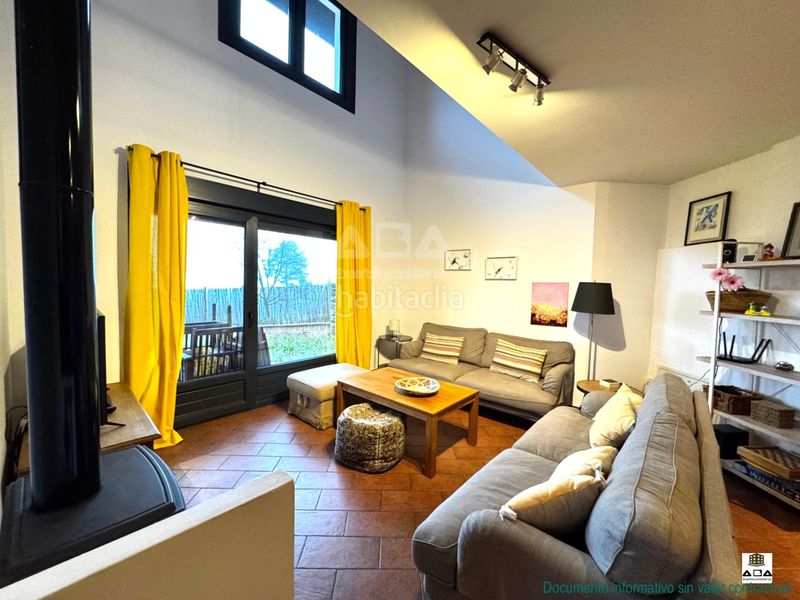 Foto c691eb5d-983f-4441-aa03-c9790646e2a3. Chalet con riscaldamento parcheggio piscina in Poyales del Hoyo