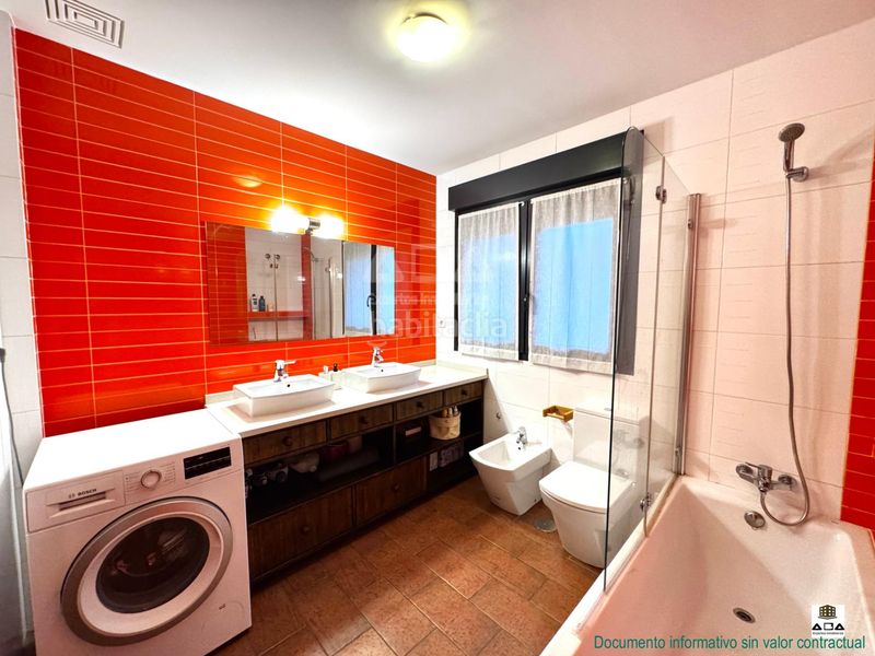 Foto d18af47e-47cd-4068-845e-c57992d6ea8e. Chalet con riscaldamento parcheggio piscina in Poyales del Hoyo