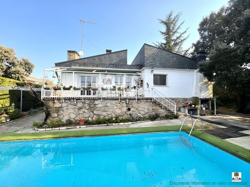 Foto 5d70f24a-5b14-4a78-befa-30d99edee55c. Xalet amb calefacció aparcament piscina a Cerro Alarcón Valdemorillo