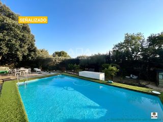 Chalet  Calle calle castillo de castilnovo. Chalet independiente en valdemorillo 1.050 m2 de parcela llana,