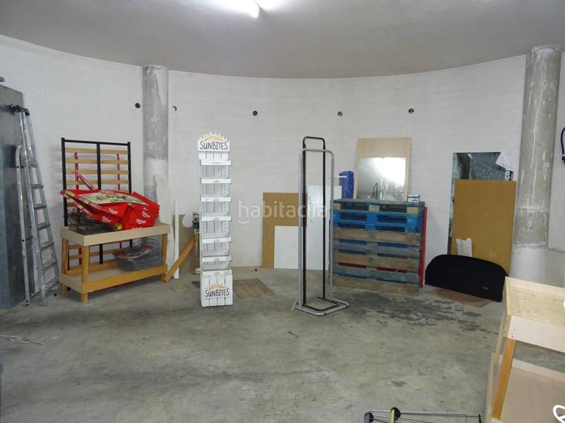 Foto 2f35e849-4d2d-4b29-b021-264a6a3c7350. Local comercial local en venta en centro en Centre Ripollet