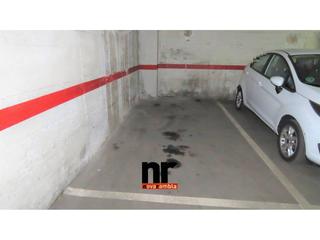 Aparcament cotxe a Casc Antic. Garaje en venta en zona centre