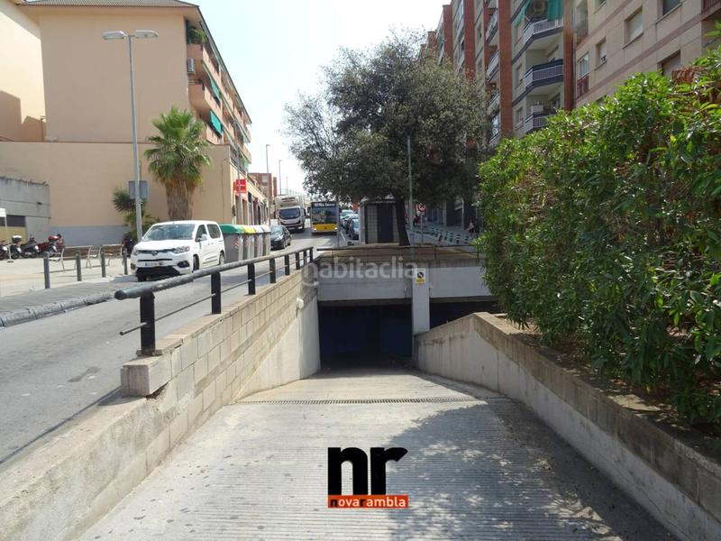 Foto e620aef1-d5ae-4f25-9f2c-d207988ccb8f. Aparcament cotxe a Singuerlín Santa Coloma de Gramenet