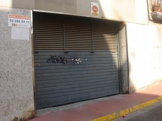 Local Comercial a Casc Antic. Local en venta en centre