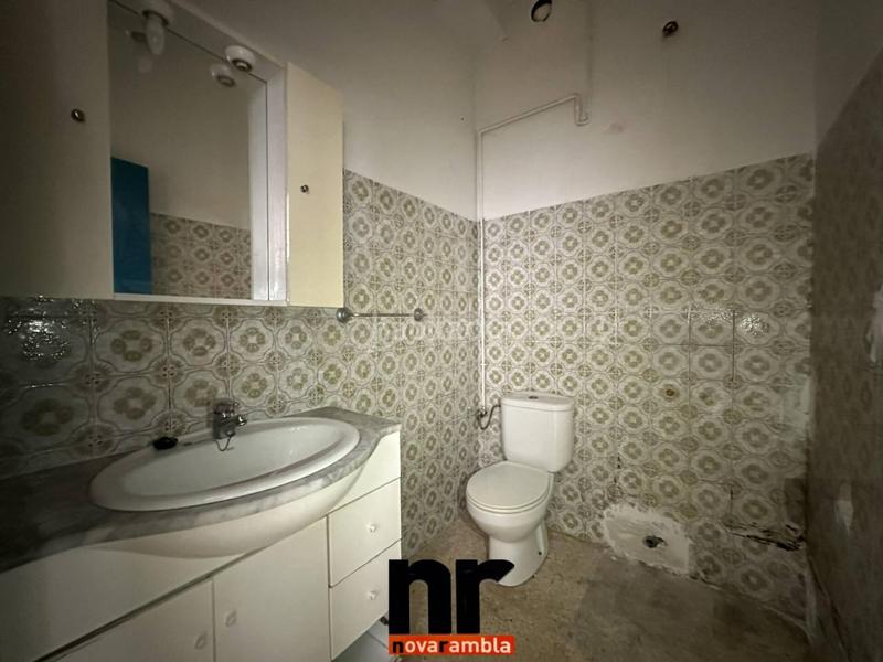 Foto dbaae4dd-3701-4f46-9a16-95481dde492d. Location local commercial dans Casc Antic Ripollet