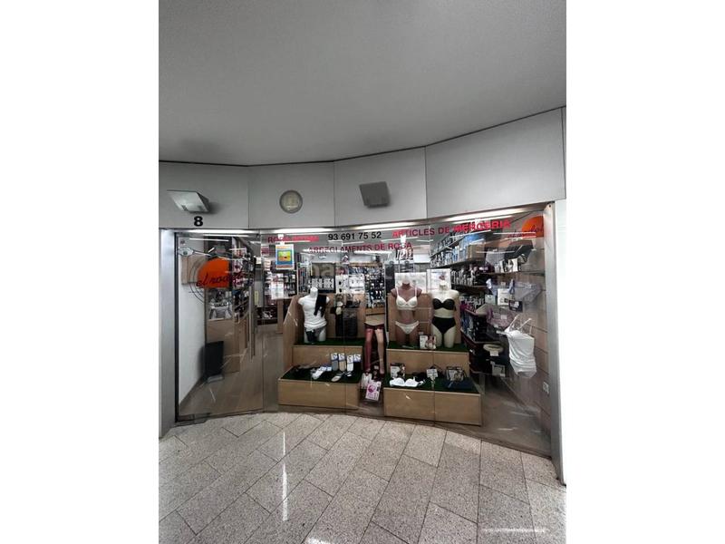 Foto b395ce01-5bbd-4a36-ab33-ecb0287472e5. Lloguer local comercial a Casc Antic Ripollet