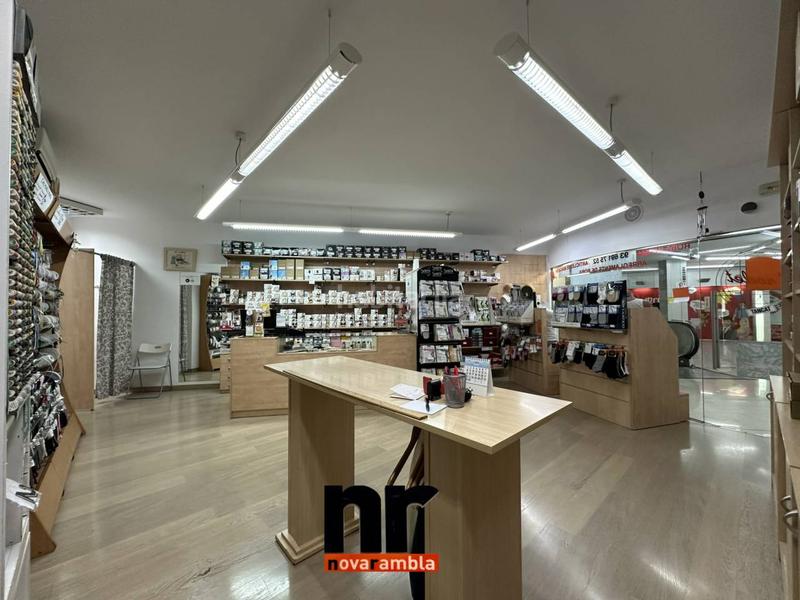 Foto c675006a-4b08-46d9-a20e-daf45c371bfc. Lloguer local comercial a Casc Antic Ripollet