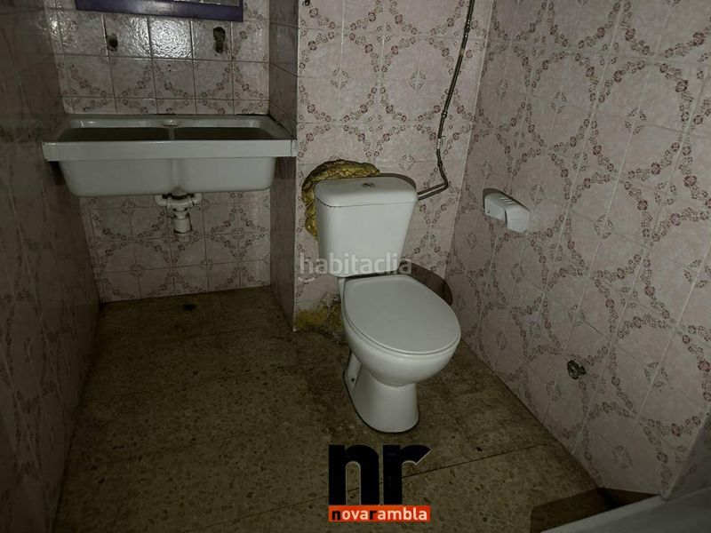 Foto 6f689000-7c44-4c89-913f-f6b8e8a14f1d. Local comercial local en venta en c maragall en Ajuntament-Maragall Ripollet