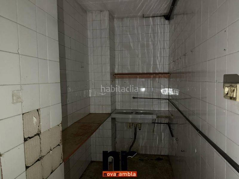 Foto c9c7ee4f-243a-419b-b57f-2ca569c3daf6. Local comercial local en venta en c maragall en Ajuntament-Maragall Ripollet