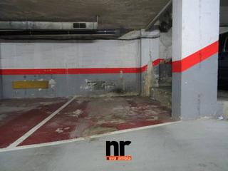 Aparcament cotxe a Zona Industrial. Garaje en venta en zona balmes