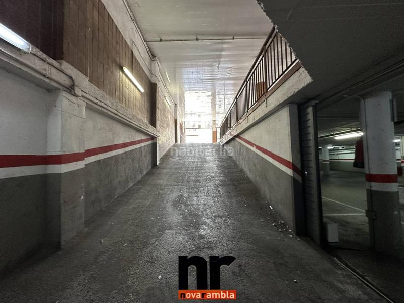 Foto 04498083-166e-4de0-9365-e2c02f3037a4. Aparcament cotxe a Ajuntament-Maragall Ripollet