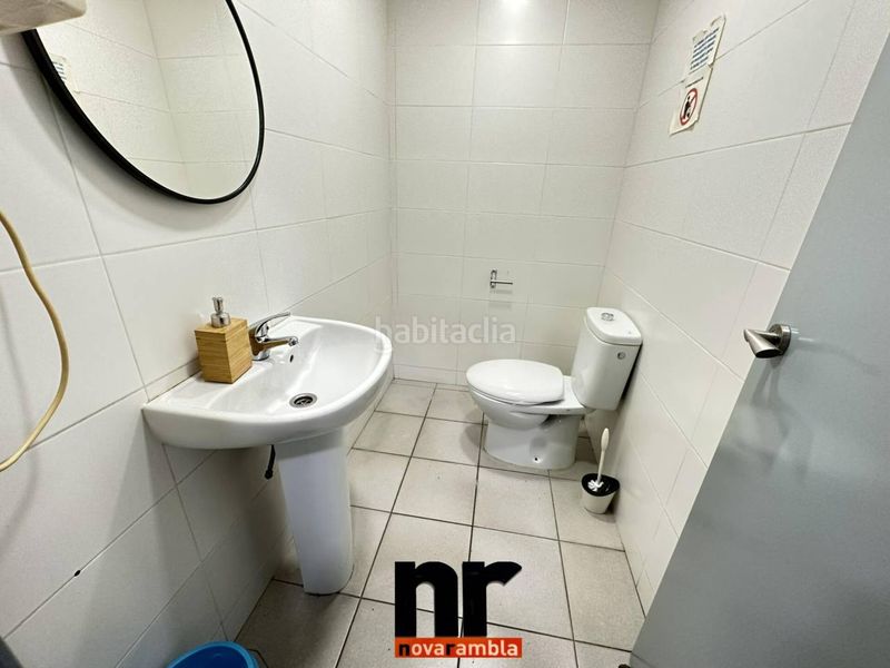 Foto 5fb65d6d-84d9-40b5-b49f-8e19dd4da1eb. Local comercial  en venta en centro en Ripollet