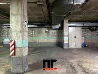 Parking coche en Celler