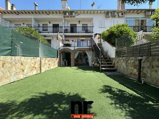 Reihenhaus in Can Mas. Casa adosada en venta en zona centro