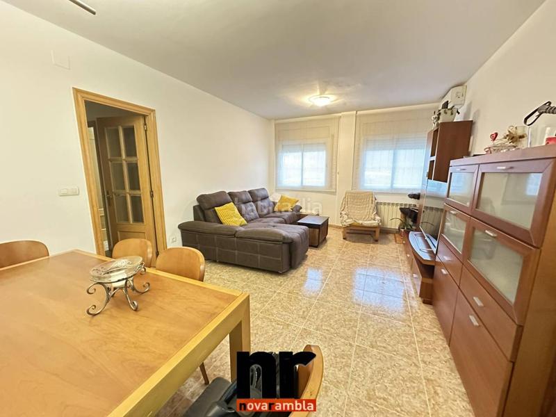 Foto 140fae21-6d92-47c2-91d5-40f88f110384. Flat with heating parking in Can Clos-Pinetons Ripollet