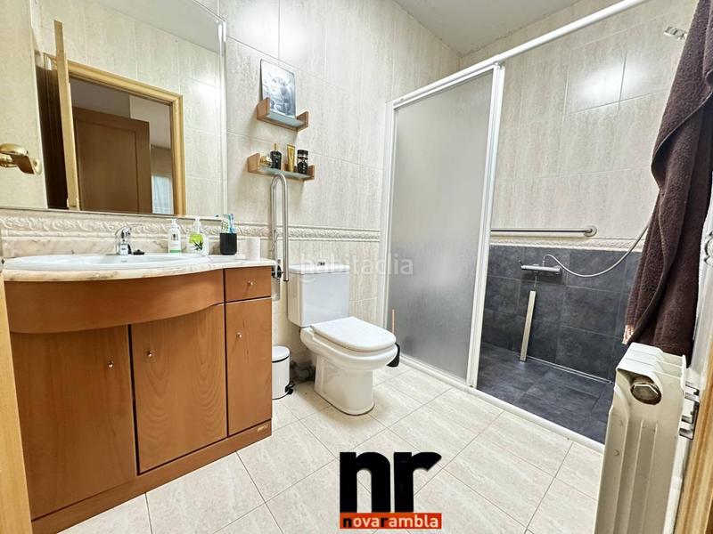 Foto 40ce175a-8aaa-4154-999e-131e54cd3b9f. Flat with heating parking in Can Clos-Pinetons Ripollet