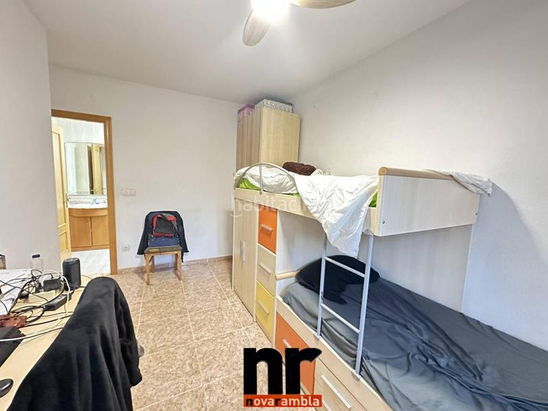 Foto 87ae0045-22fb-425a-a6c3-80de3a48564f. Flat with heating parking in Can Clos-Pinetons Ripollet