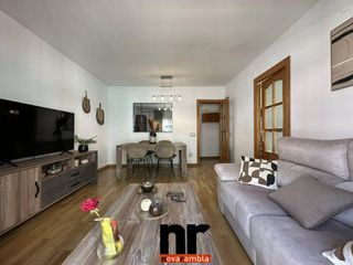 Flat in Can Mas. Piso en venta junto a rambla sant jordi