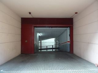 Location Parking voiture  Calle anselm clave. Garaje en alquiler en centre