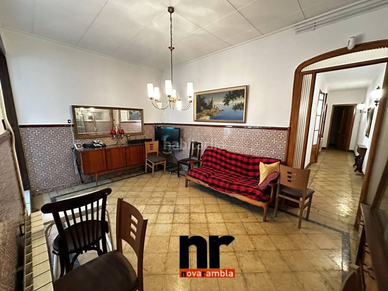 Foto 7d2b1133-d4df-4a4f-965e-eb3df344e6f7. Casa adossada amb calefacció aparcament a Centre Ripollet